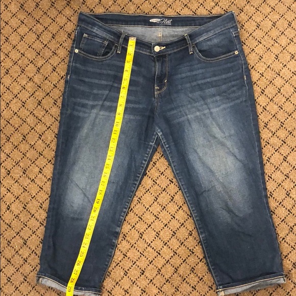 Old Navy the flirt Capri length distressed jeans - Picture 6 of 8